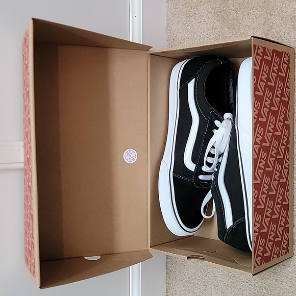 Vans Other - NWT:  VANS Mens Black Shoes - Size 9
